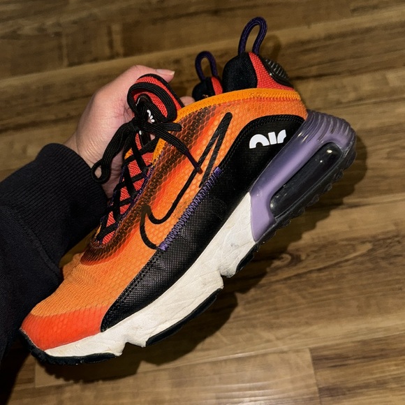 Nike shoes - Picture 3 of 4